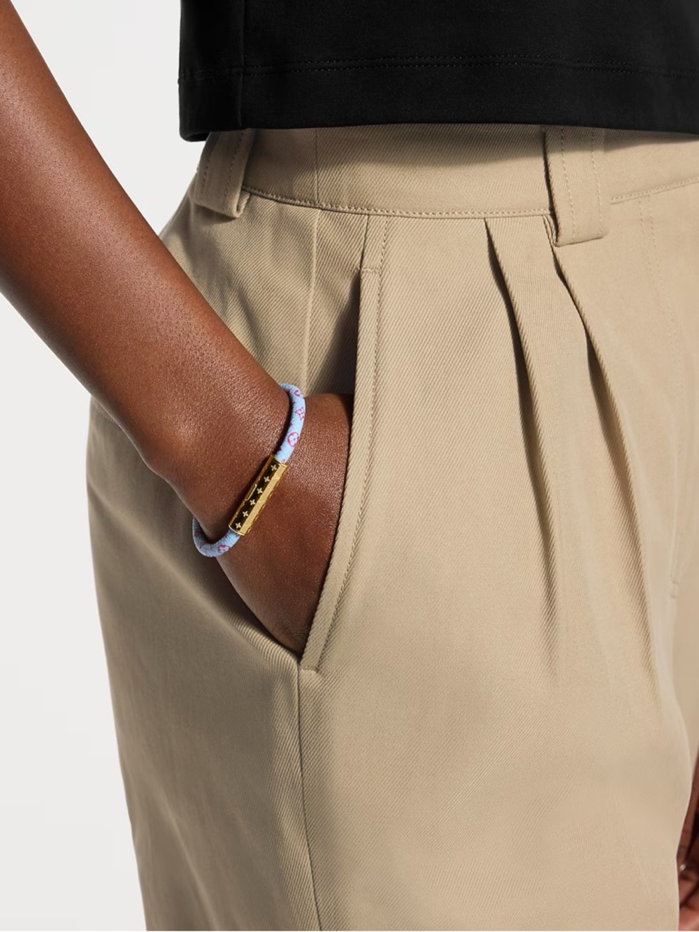 ✨NEW✨Louis Vuitton 2026 Monogram LV Confidential Bracelet 17 cm - Light Blue - Picture 3 of 11